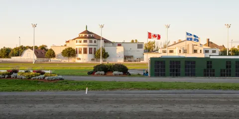 Hippodrome 3R, seen from outside